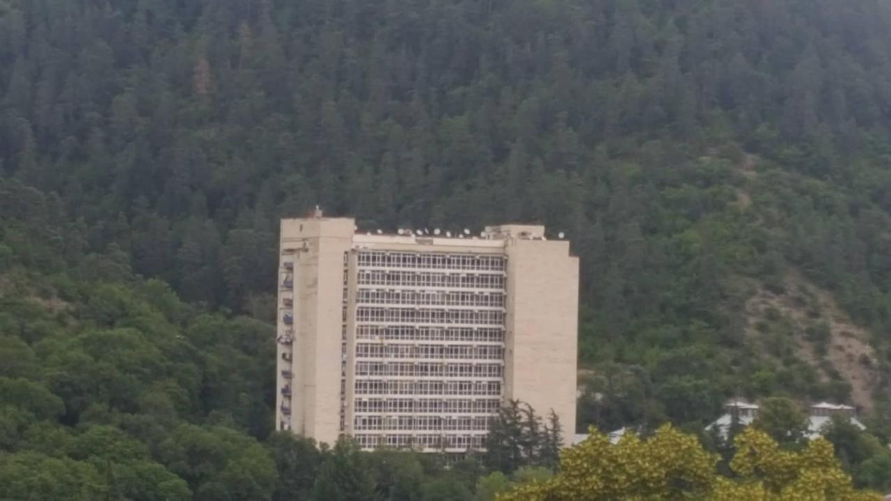 Mtis Kheoba Apartment Borjomi Bagian luar foto